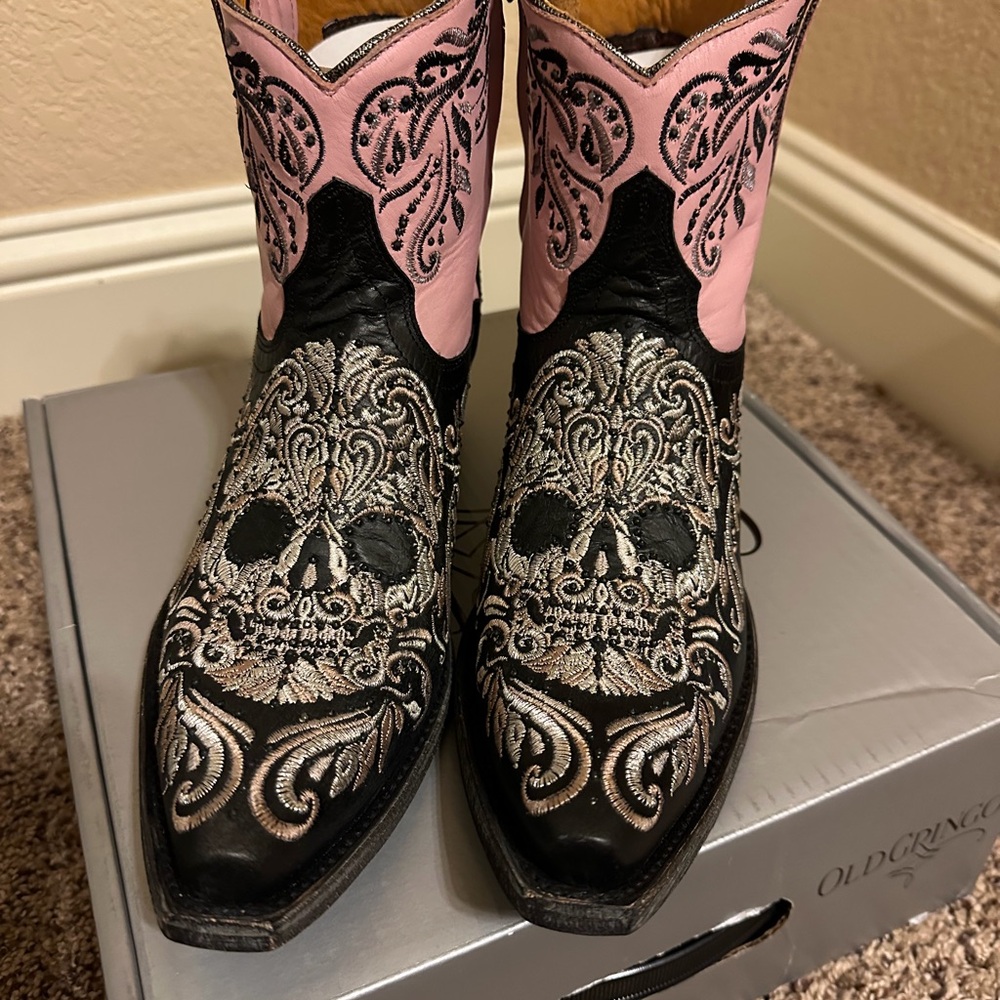 Old Gringo Pink and Black Skull Embroidered Boots - Picture 1 of 4